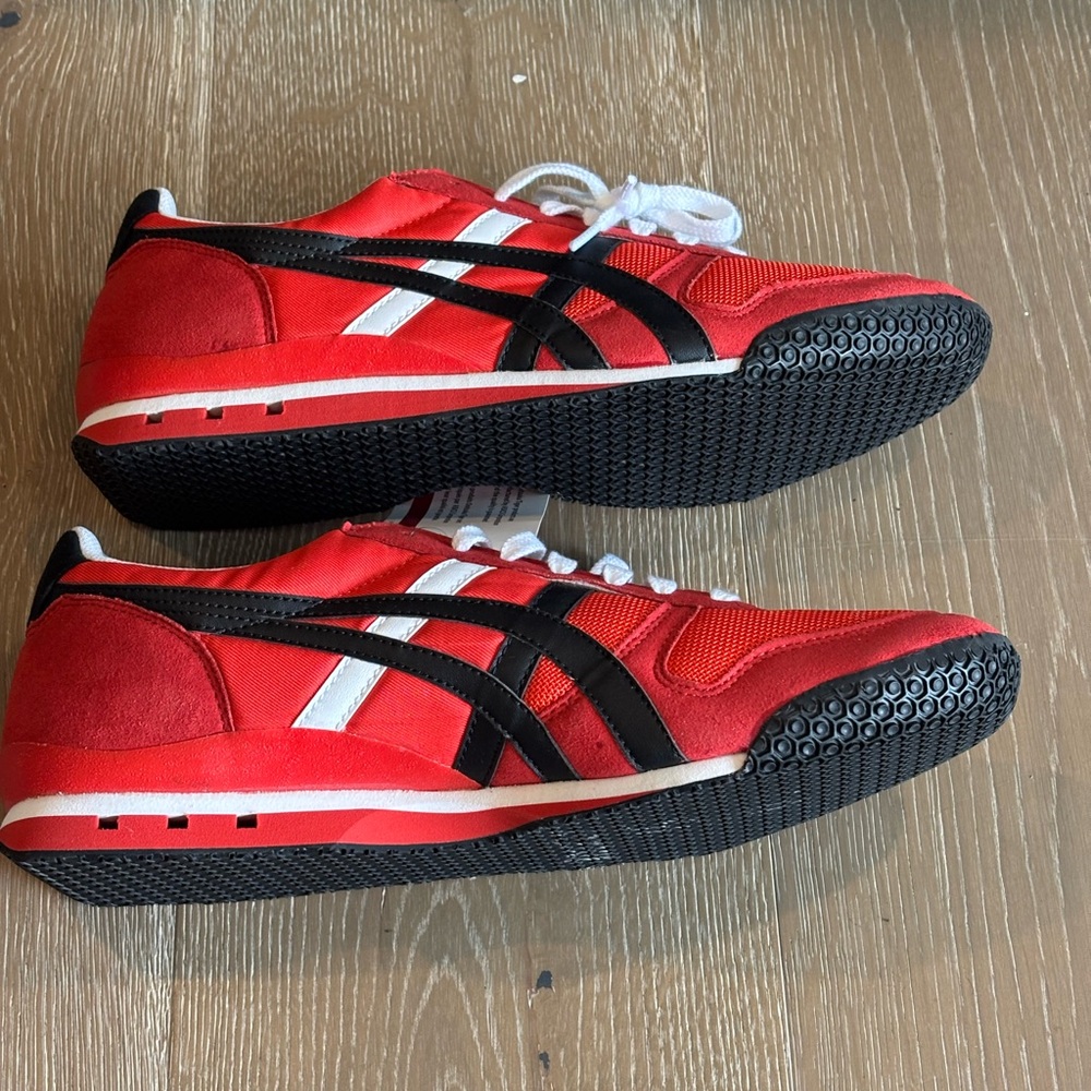 Onitsuka Tiger by Asics Red, White and Black Retro Low-Tops - Picture 4 of 10